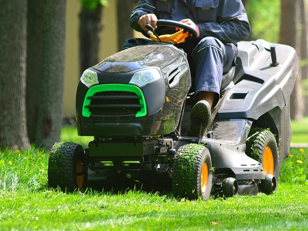 procéder à l’entretien des machines de motoculture